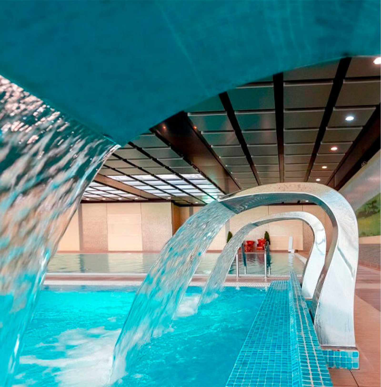 Принцип работы водопада для бассейнов