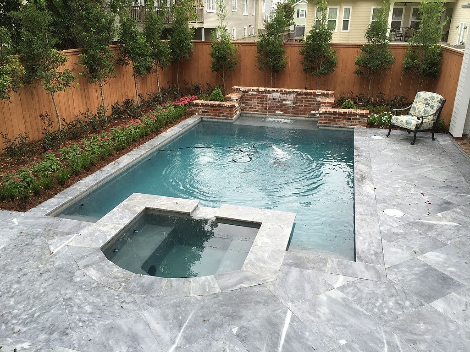 Строительство частных бассейнов