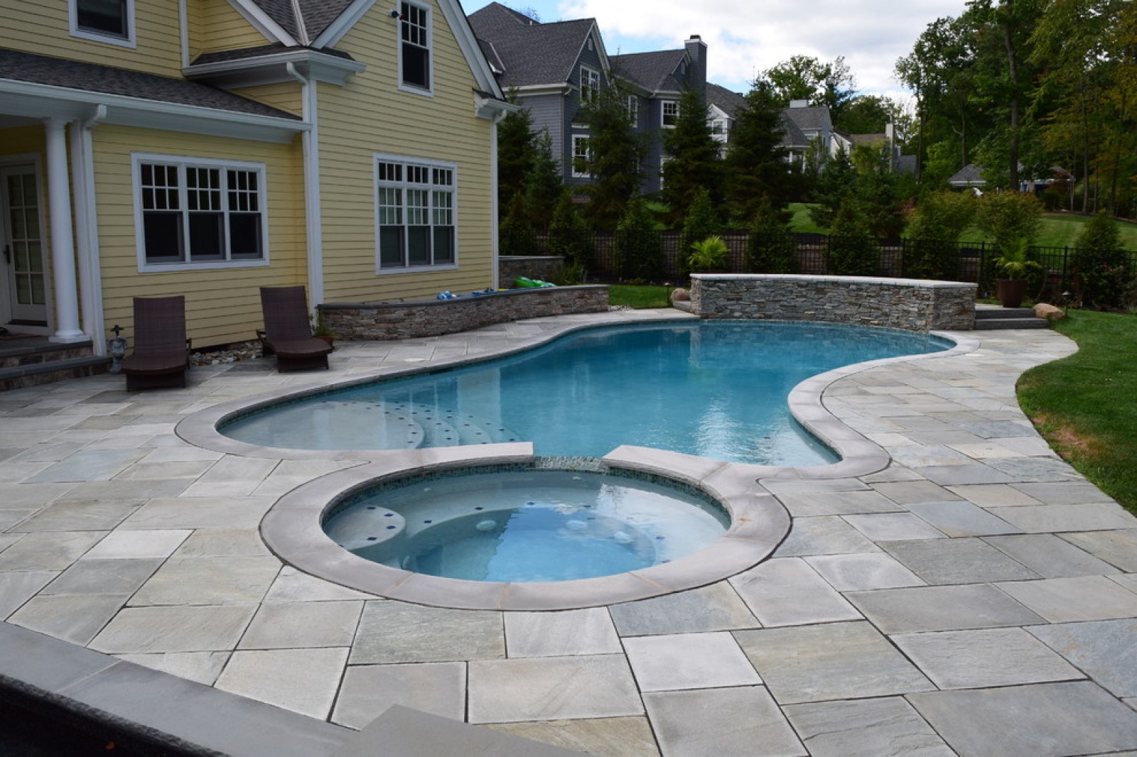 Три технологии строительства частного бассейна с ценами