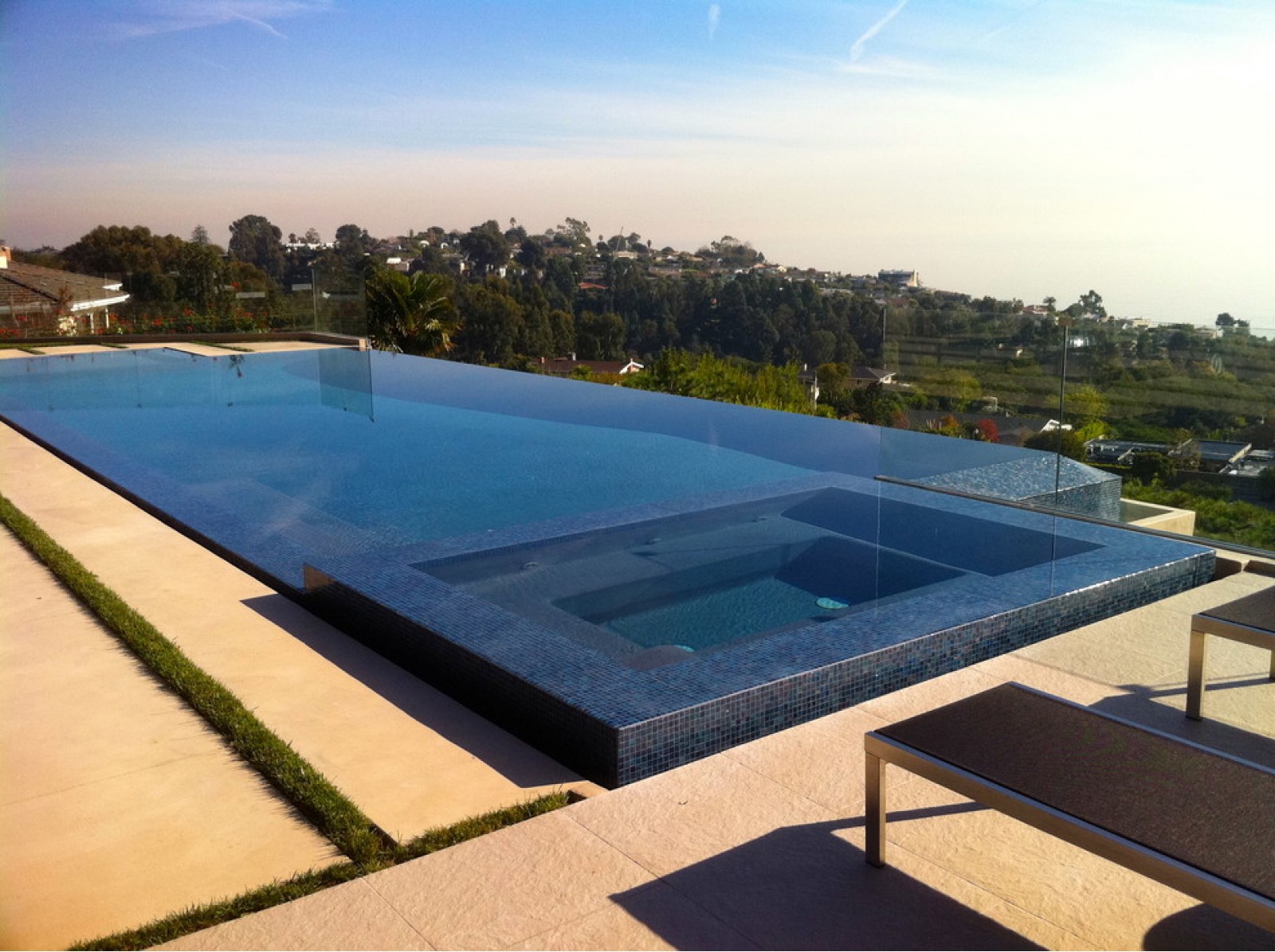 Строительство бассейнов инфинити