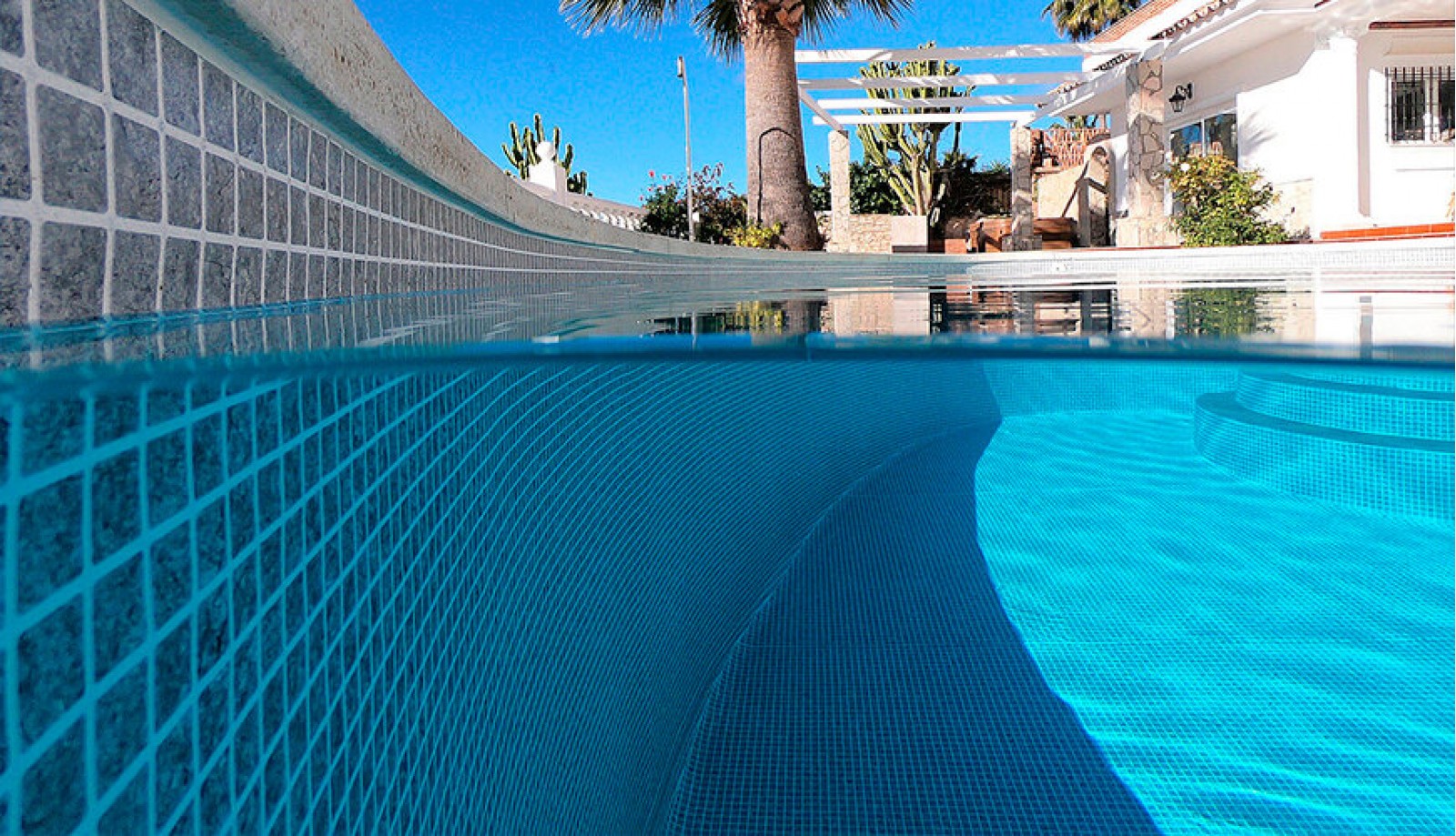 Отделка бассейнов пленкой ПВХ