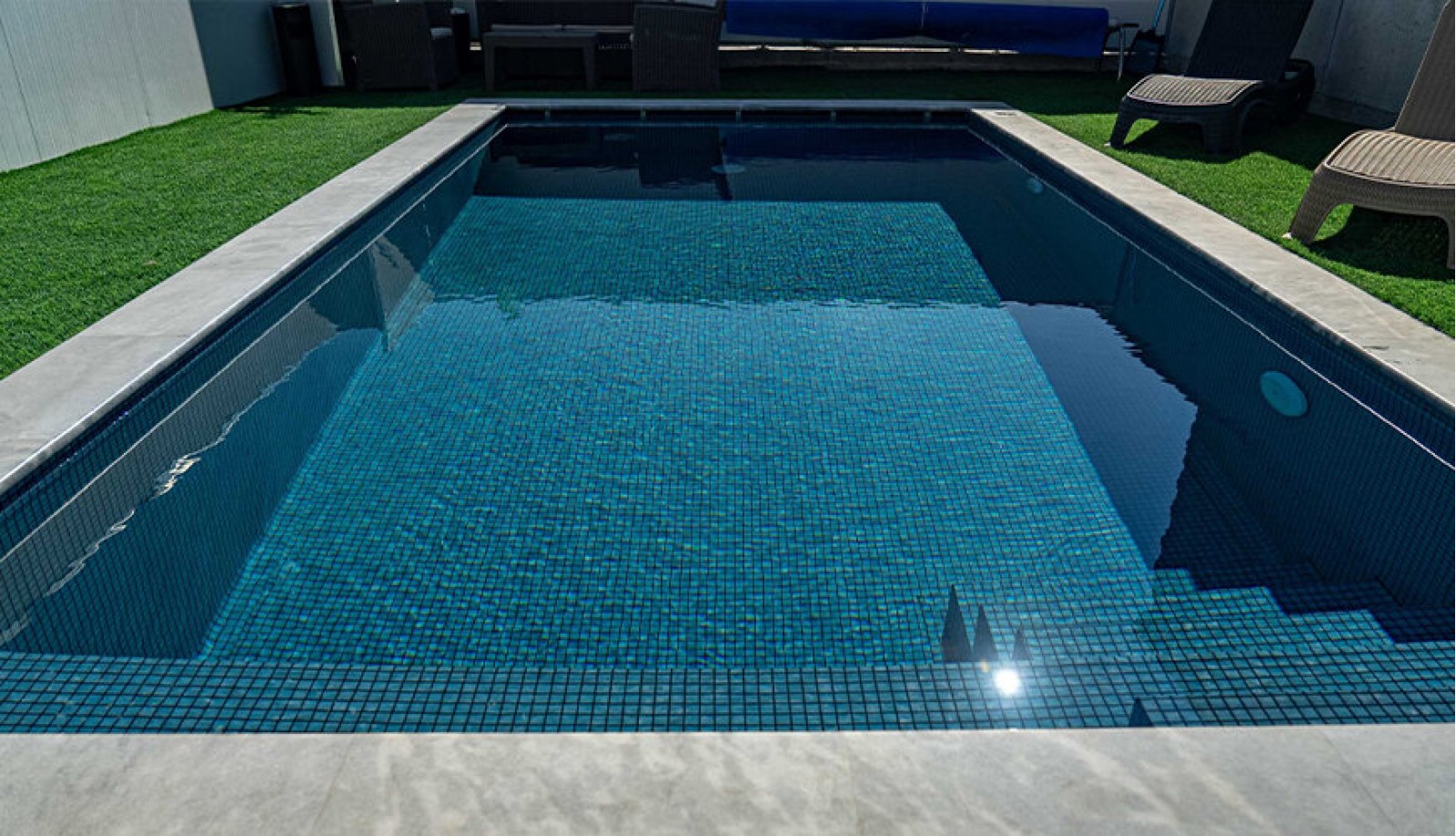 Отделка бассейнов пленкой ПВХ